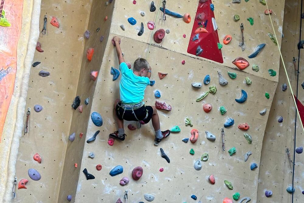 V sobotu 29.11. stěna otevřena od 13 hodin